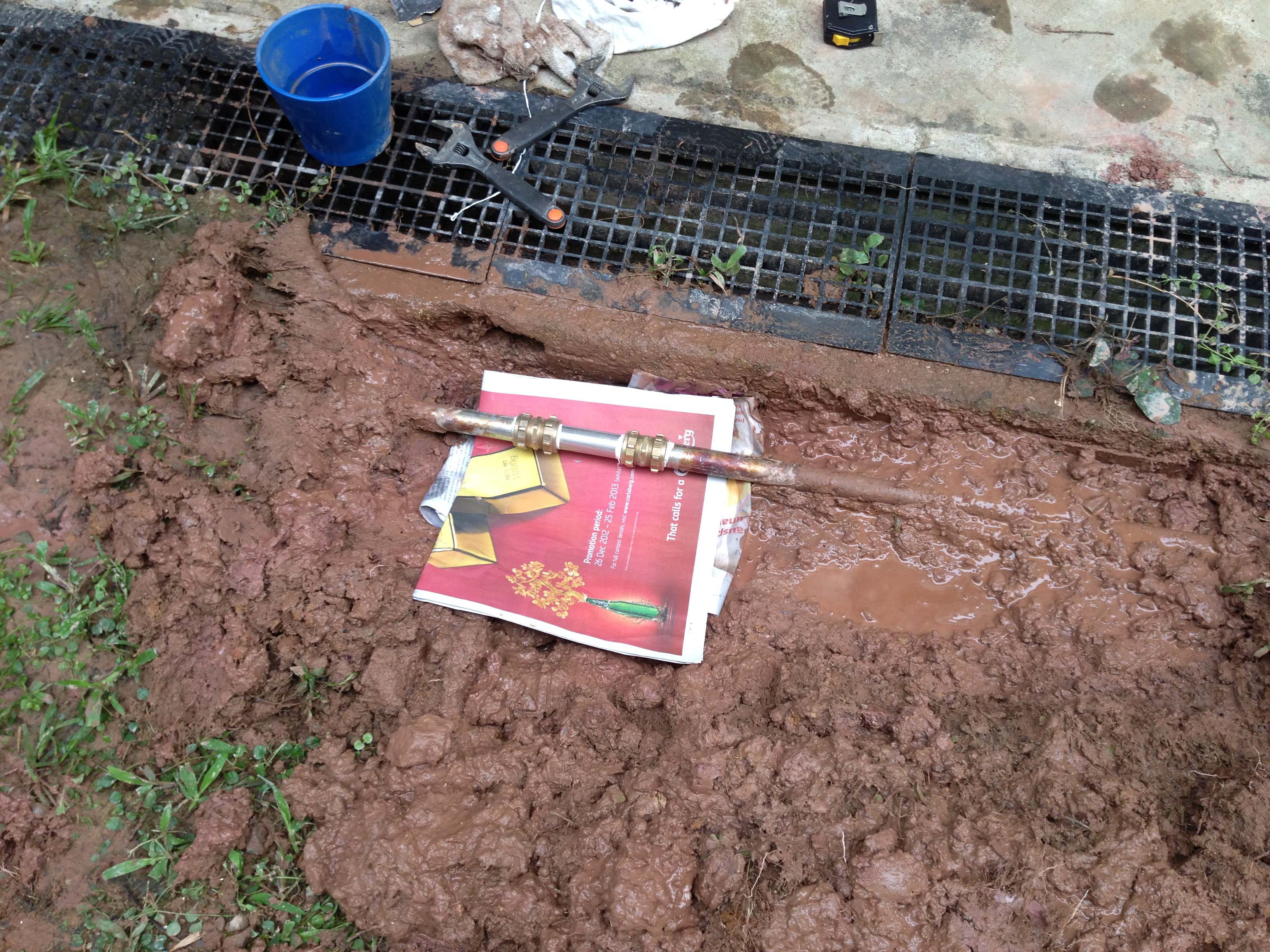 37. under ground pipe leak.  root damage pipe and flooding in garden..jpg